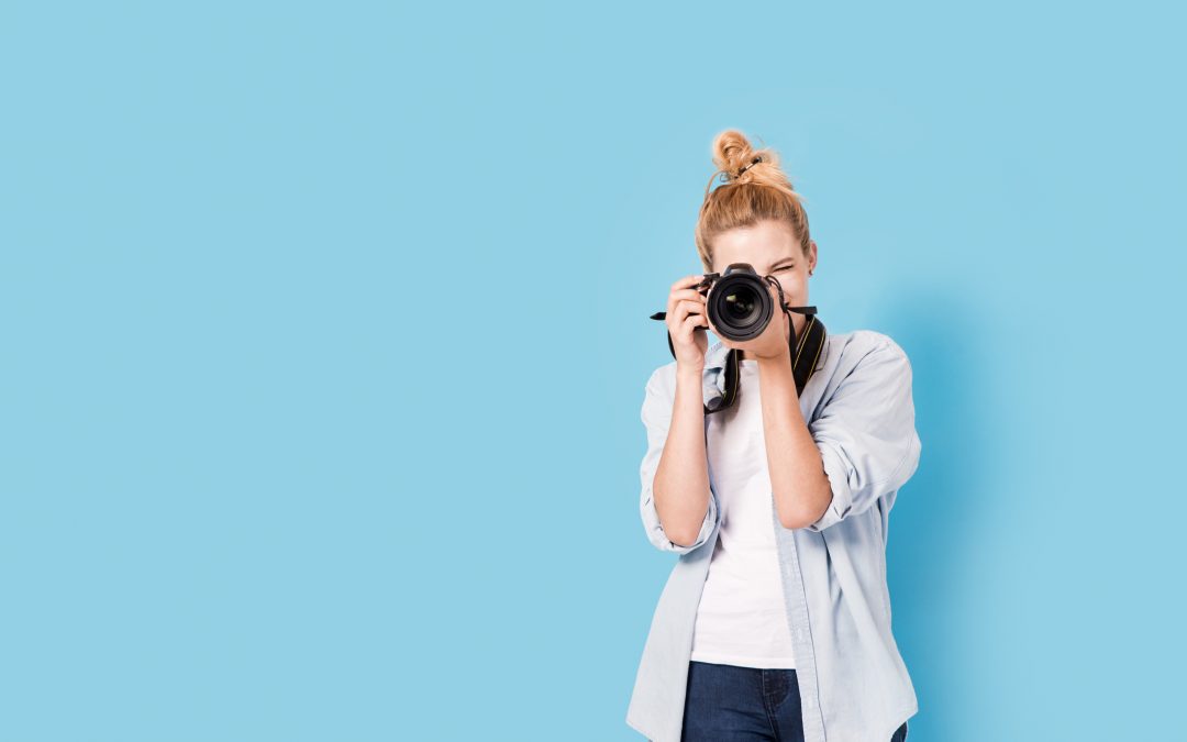 How to Take a Great LinkedIn Profile Pic: 5 Top Tips
